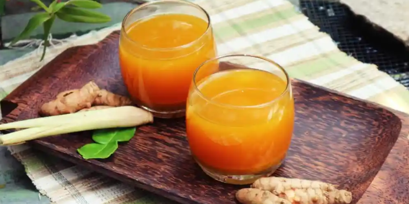 Beberapa Obat Tradisional Asam Lambung Yang Paling Ampuh - Seduh air kunyit merupakan salah satu pengobatan tradisional paling ampuh untuk mengatasi asam lambung naik, sedangkan